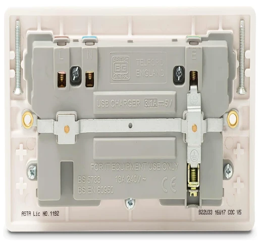 Moulded 13A 2 Gang Socket + 3 X Usb (3.1A)