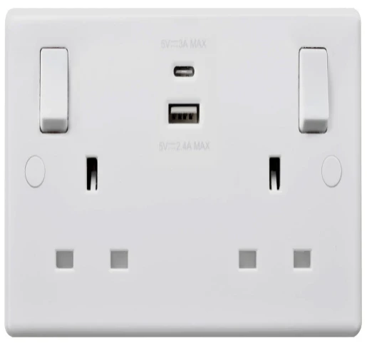 Socket Moulded 2 Gang Switched 13A 4.2A White A+C USB Charging