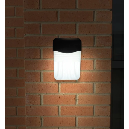 11W 6500K 900 Lm 30,000 Hrs Ip65 Led Bulkhead With Photocell