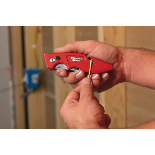 Milwaukee® FASTBACK™ Flip Ultility Knife with Storage