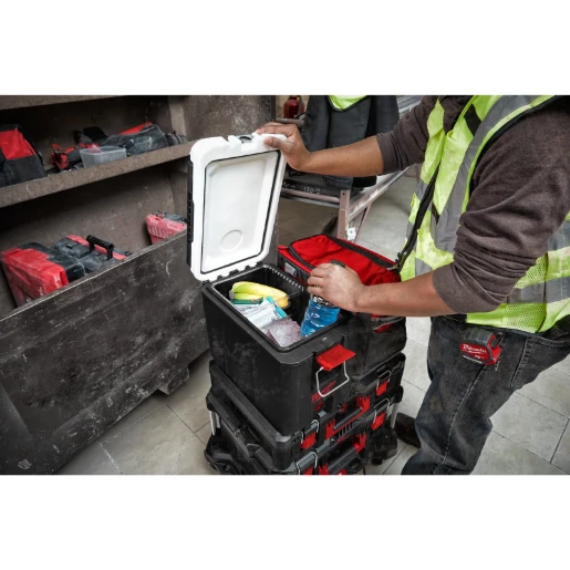Milwaukee® PACKOUT™ Hard Cooler