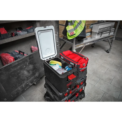 Milwaukee® PACKOUT™ Hard Cooler