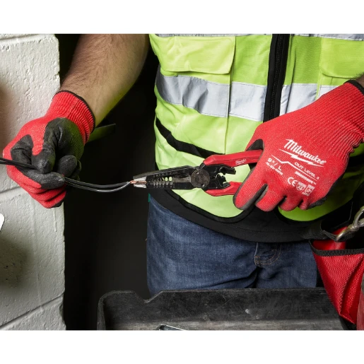 Milwaukee® 7 in 1 Combination Plier