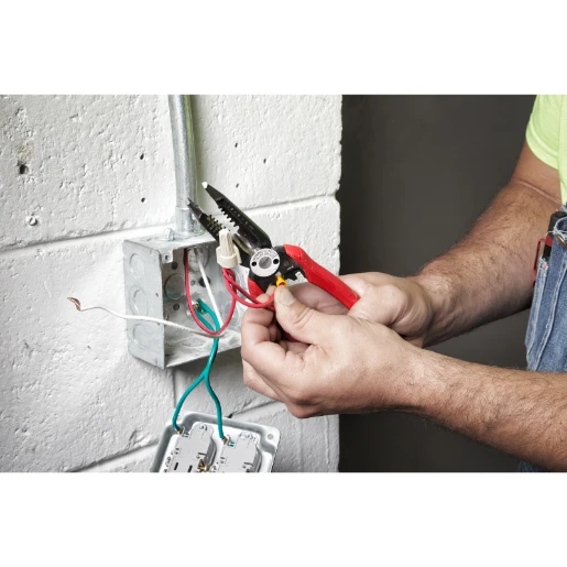 Milwaukee® 7 in 1 Combination Plier