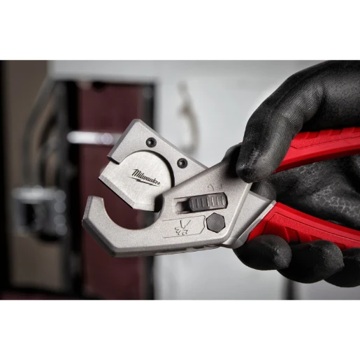 Milwaukee® Plastic Cutter
