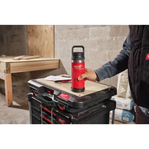 Milwaukee® PACKOUT™ Bottle 710 ml Chug Lid Red