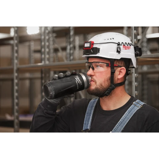 Milwaukee® PACKOUT™ Bottle 710 ml Chug Lid Black
