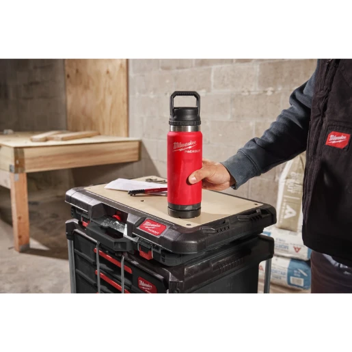 Milwaukee® PACKOUT Bottle 532 ml Chug Lid Red - 1pc