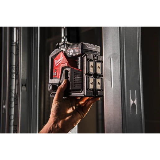 Milwaukee® M12™3PL-0C M12™ 3 Plane Laser Bare Unit in Case