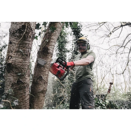 Milwaukee® M18™ FUEL™ Chain Saw 35 cm Bare Unit