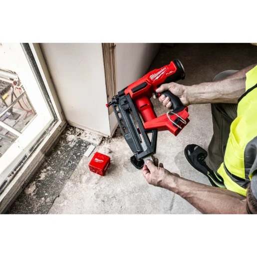 Milwaukee® M18™ FUEL™ 16 GS Finish Nailer Bare Unit