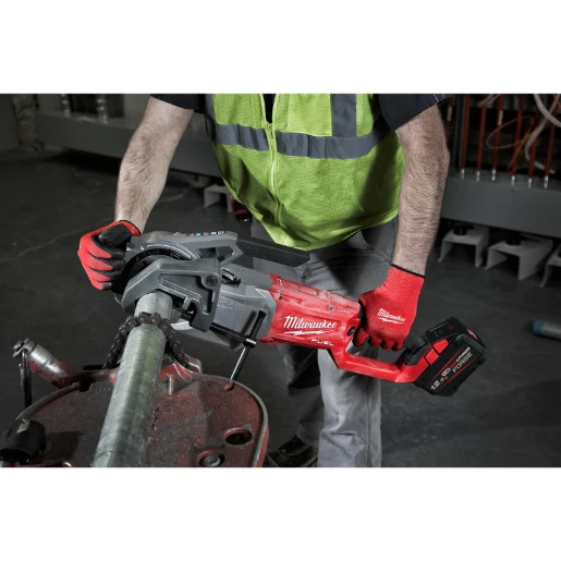 Milwaukee® M18™ FUEL™ Pipe Threader 2