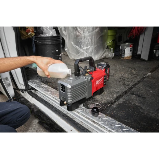 Milwaukee® M18™ FUEL™ Vacuum Pump 5 CFM Bare Unit
