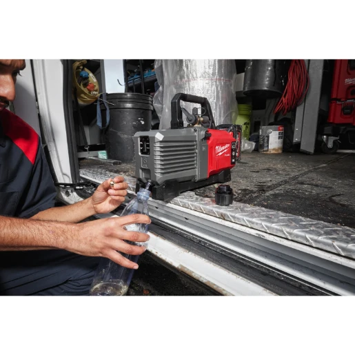 Milwaukee® M18™ FUEL™ Vacuum Pump 5 CFM Bare Unit