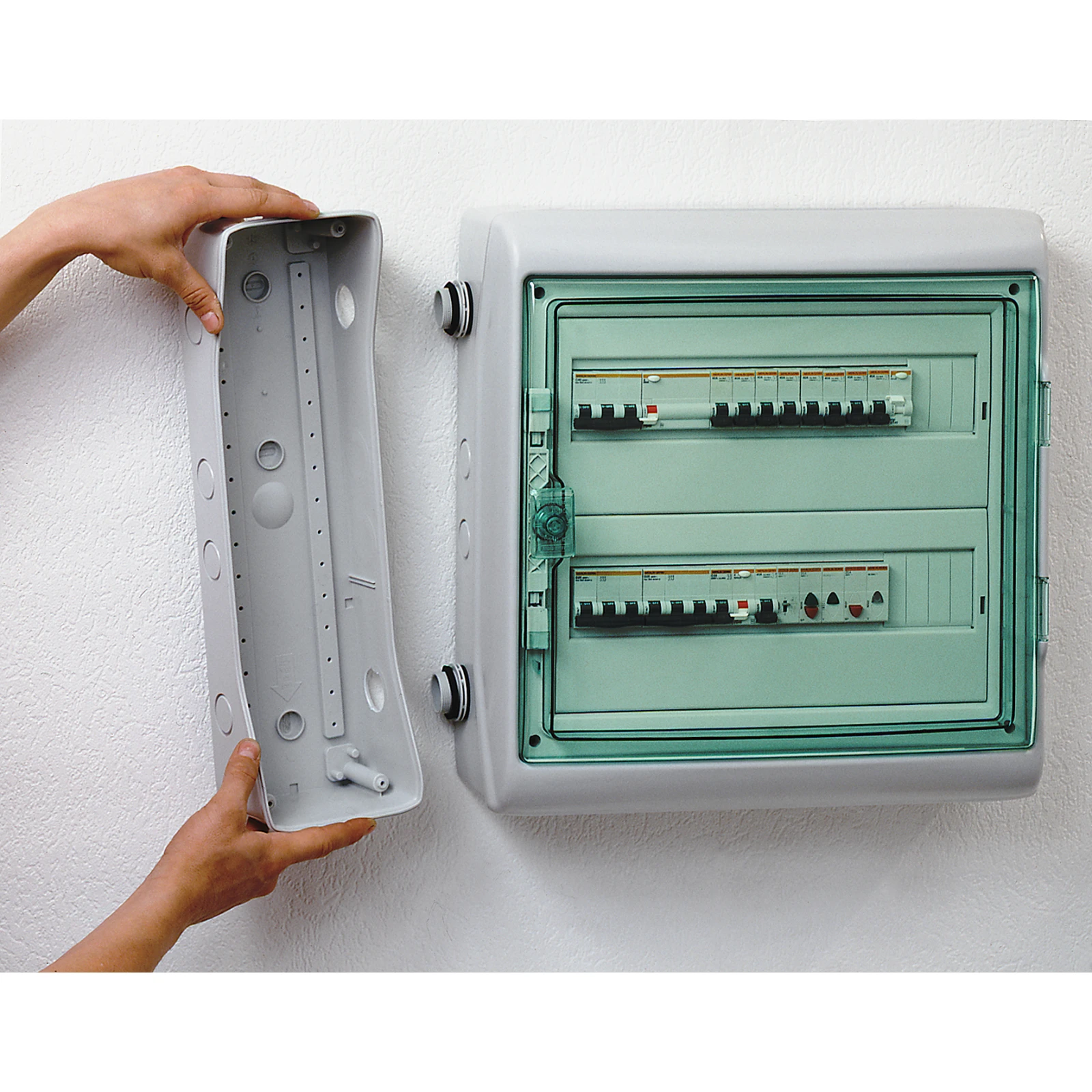 1079983 - Schneider Electric 13984