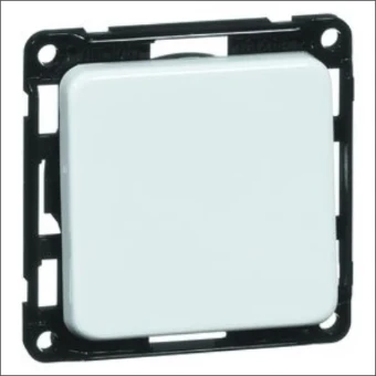 711.02 PEHA COMPACTA SCHAK 1POL WIT