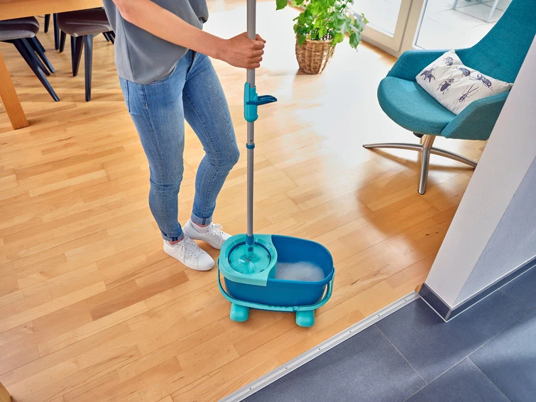 Leifheit Dweilset Clean Twist Disc Mop Ergo met wielen