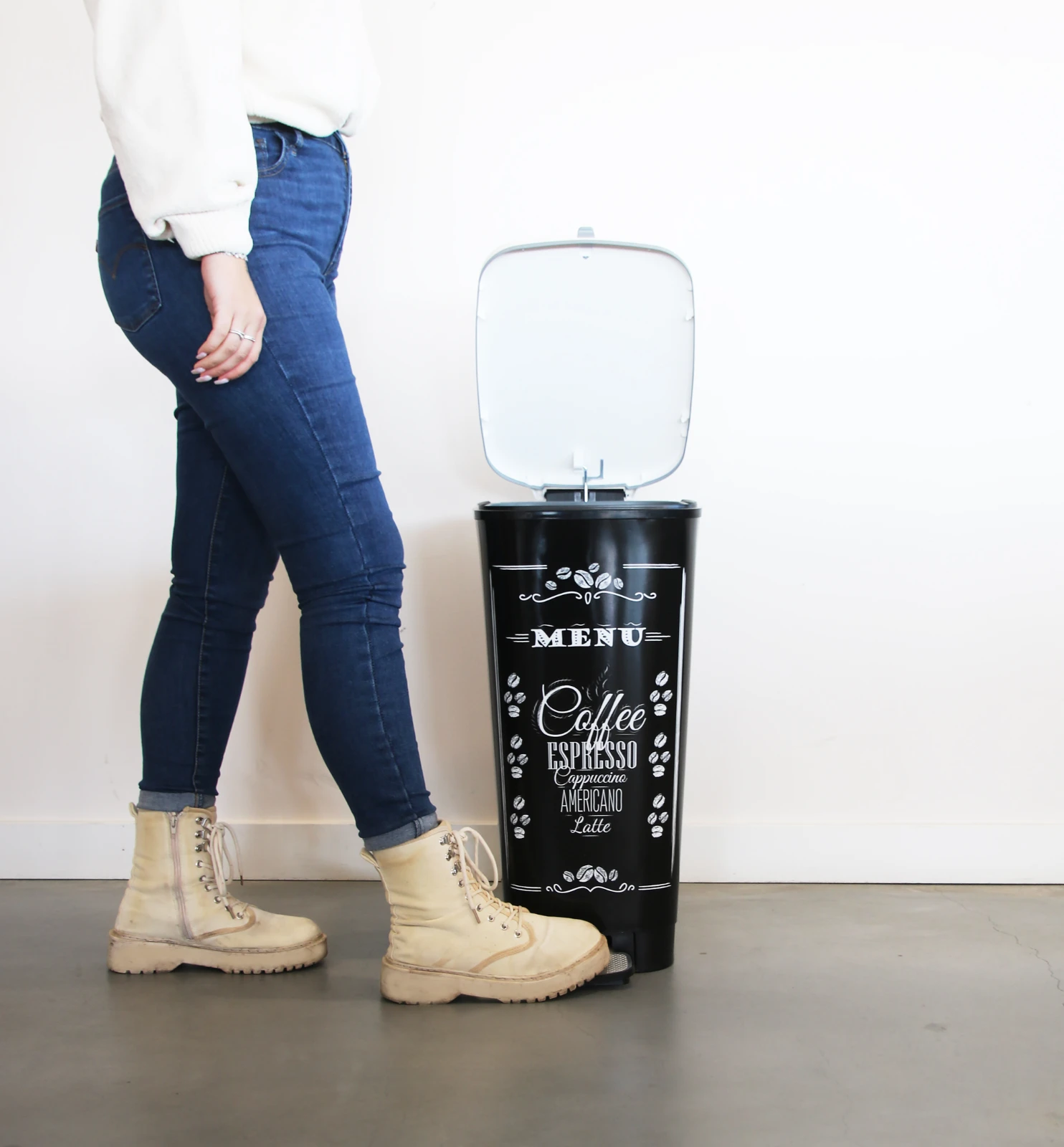 Kis Chic Bin Coffee Menu Pedaalemmer - 50L - zwart/wit