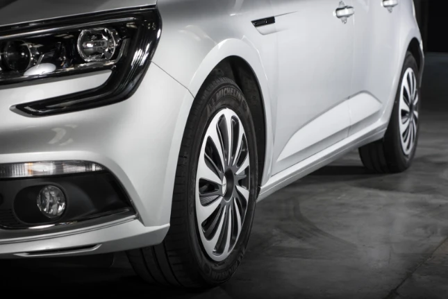 Michelin Wieldoppen 16 inch - zilver/zwart - nvs