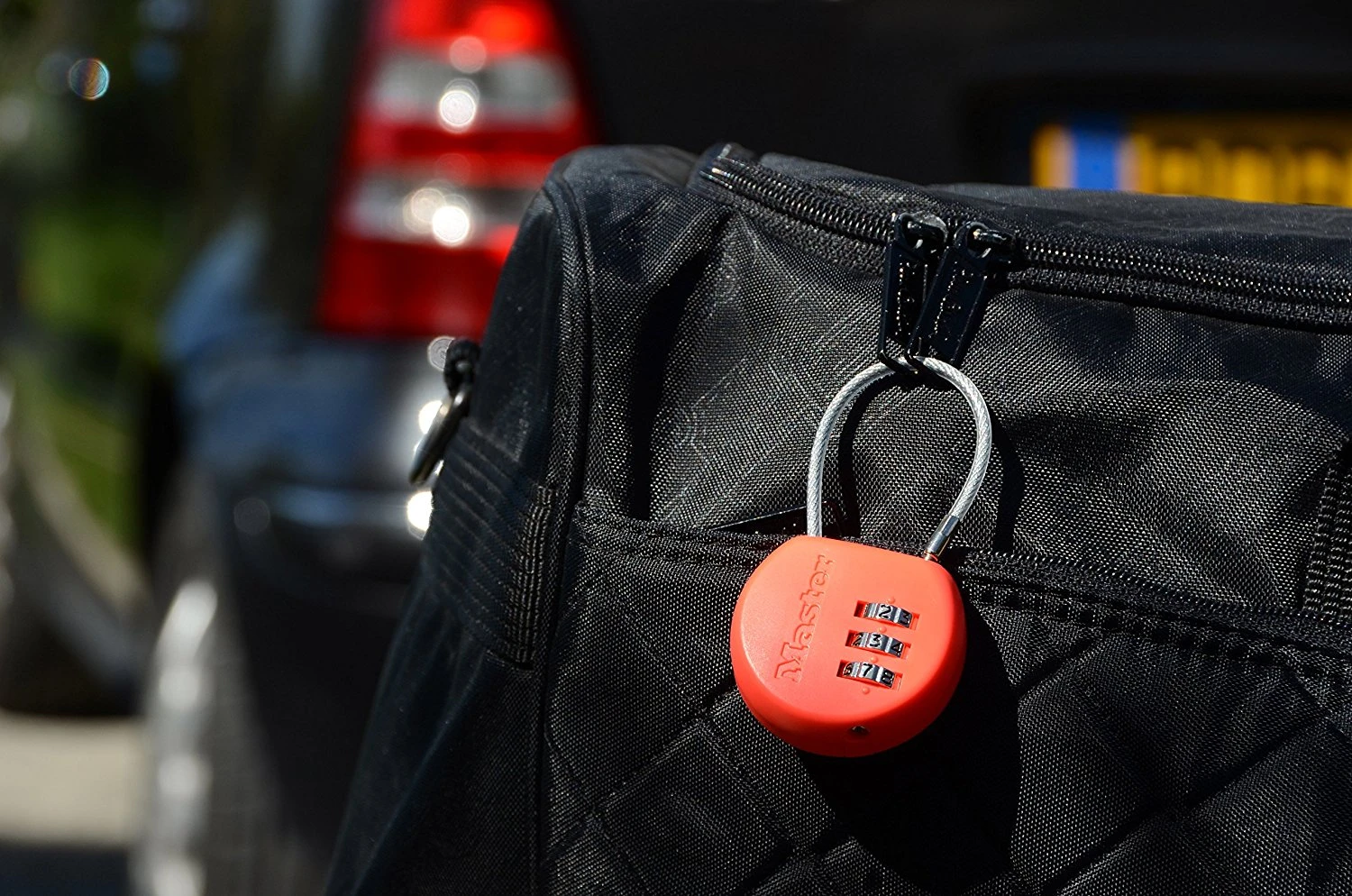 MasterLock Cijferslot met kabel en adreslabel
