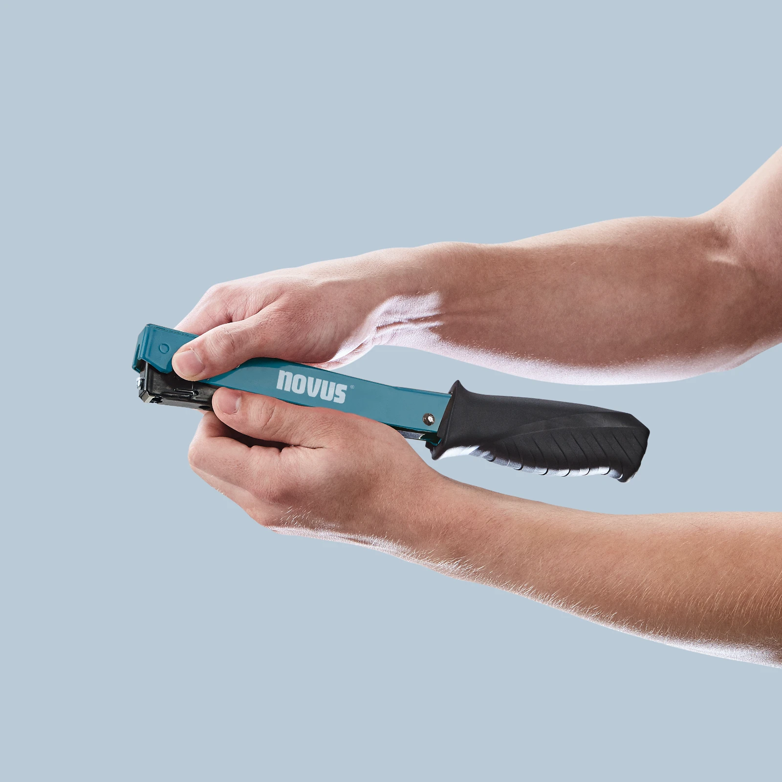 Novus Hamertacker J-022