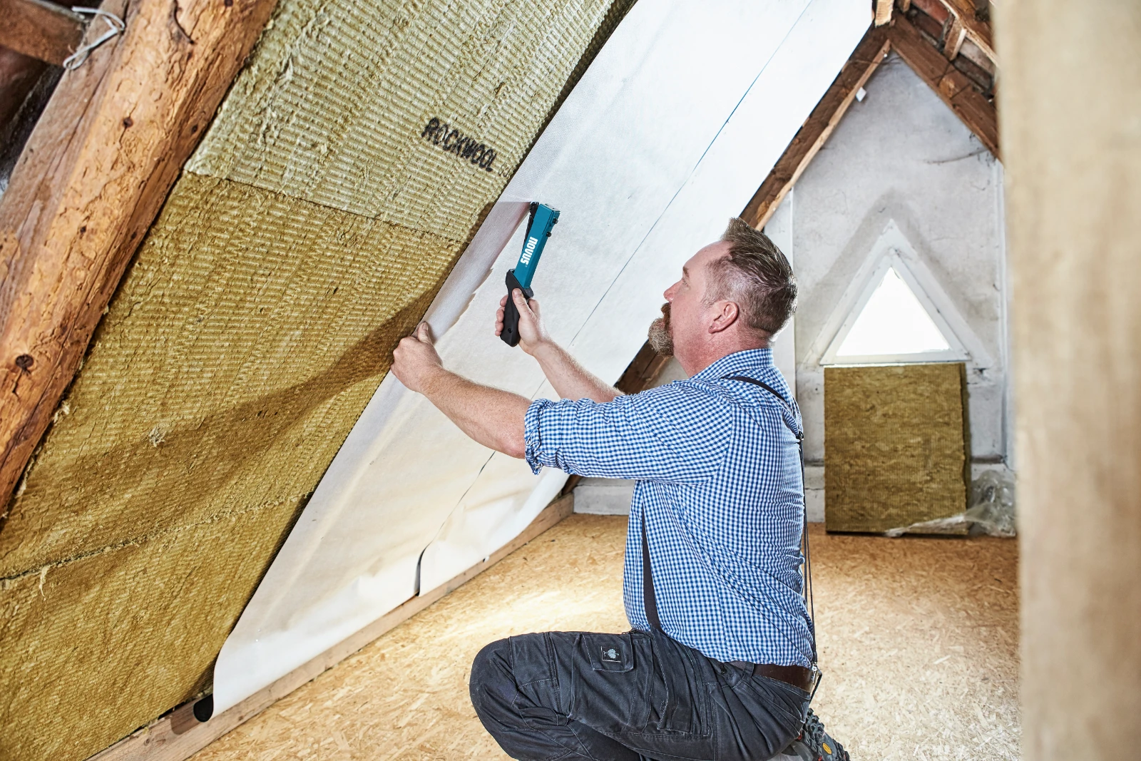 Novus Hamertacker J-044