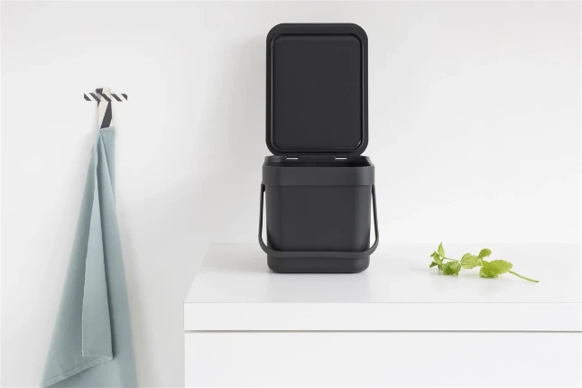 Brabantia Afvalemmer Sort & Go 6L - grijs