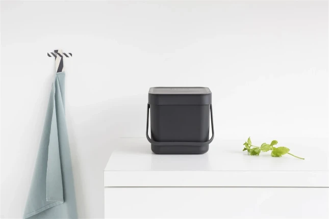 Brabantia Afvalemmer Sort & Go 6L - grijs