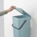 Brabantia Afvalemmer Sort & Go 12L - mint