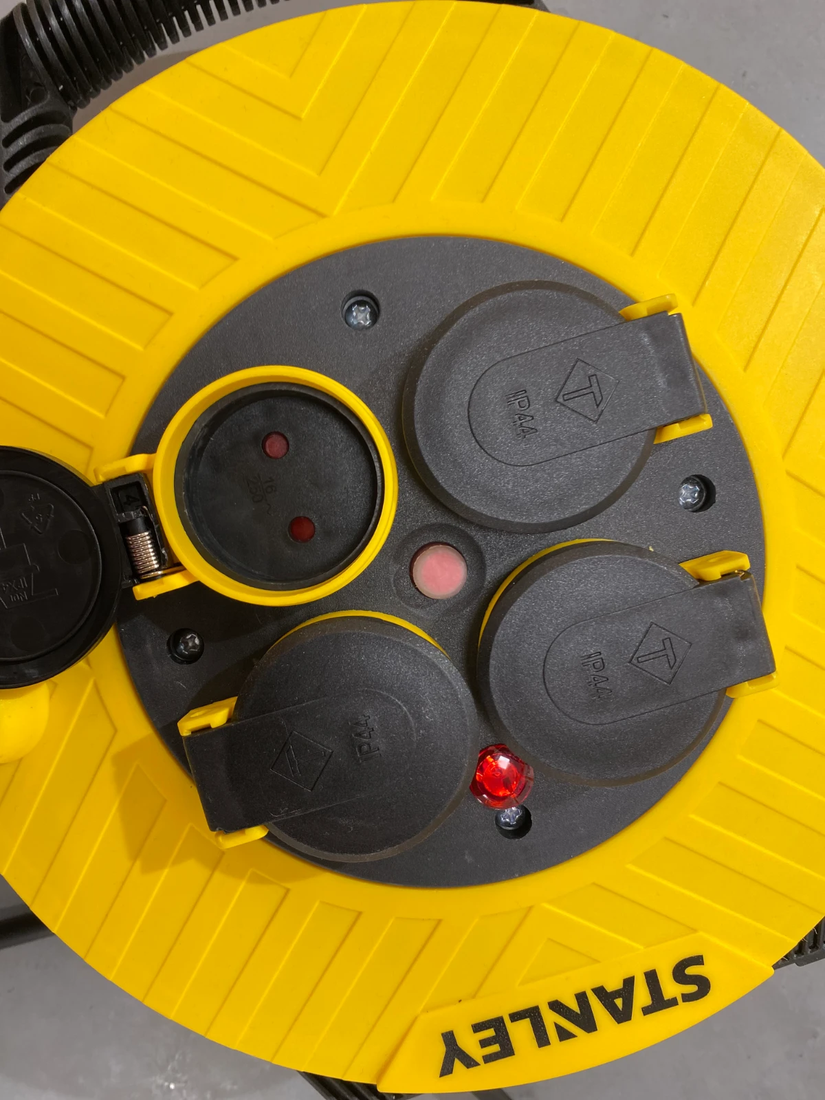 Stanley Kabelbox 15m Schuko H05VVF 3x1.5 mm2 (Type C)