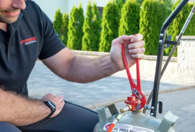 Pince a cremaillère 10''