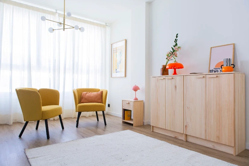 Astigarraga Bijzettafel hout met massieve deuren