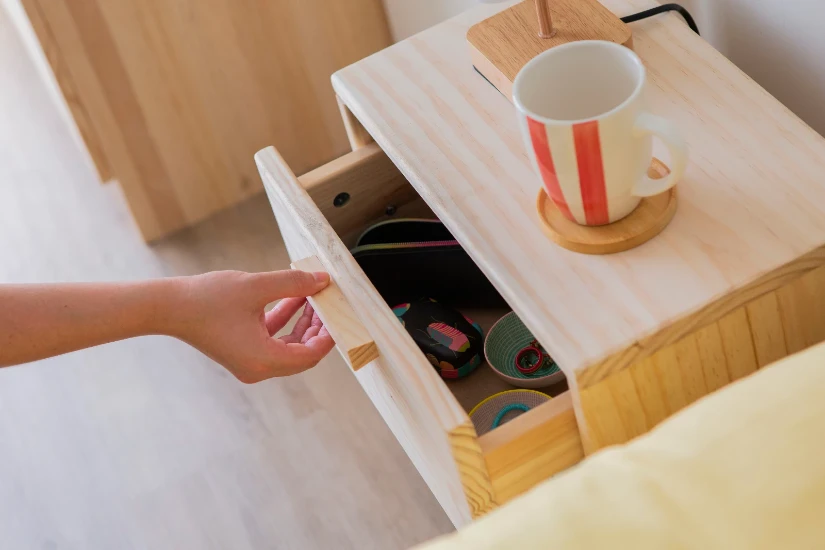 Astigarraga Bijzettafel hout met massieve deuren