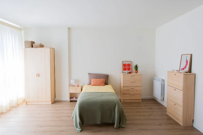 Astigarraga Bijzettafel hout met massieve deuren