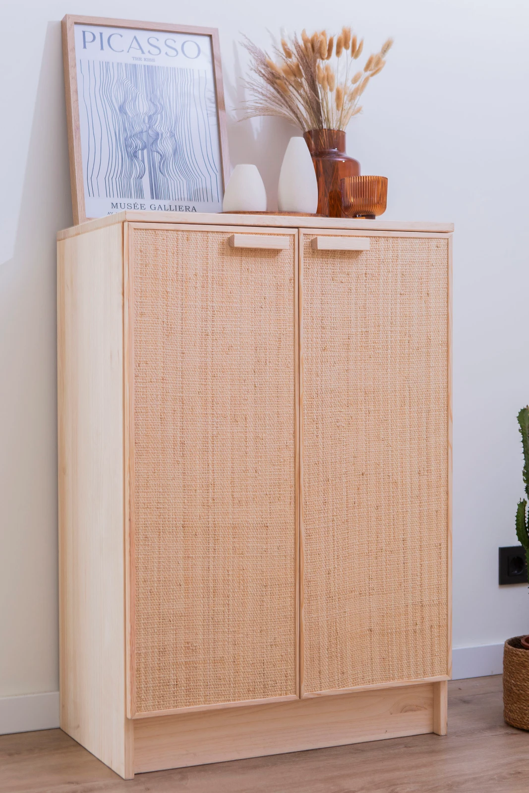 Astigarraga Dressoir van hout en natuurlijk raffia
