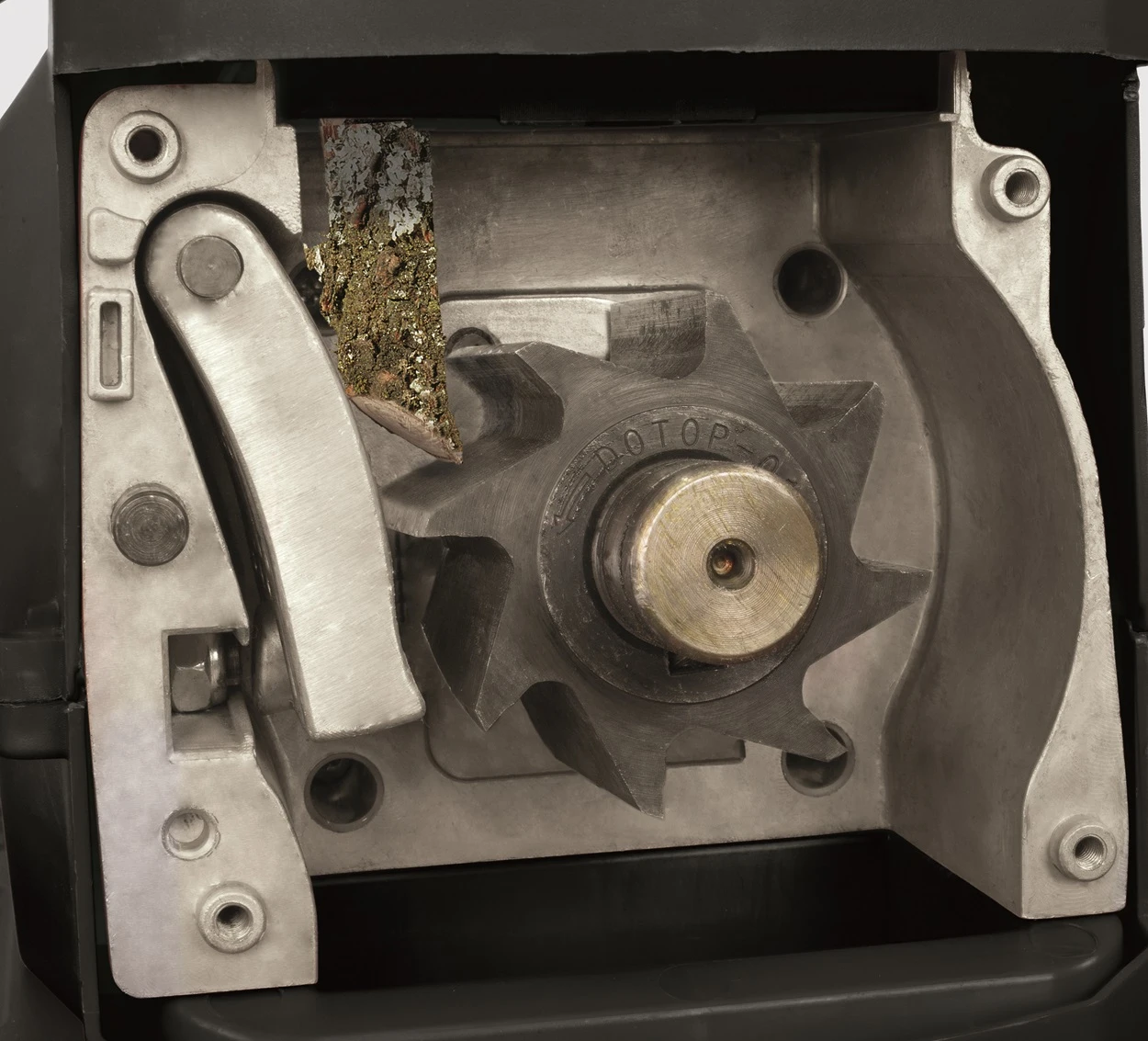 Scheppach Hakselaar GS60 - 2800W - voor takken tot O44mm - 60L opvangbak