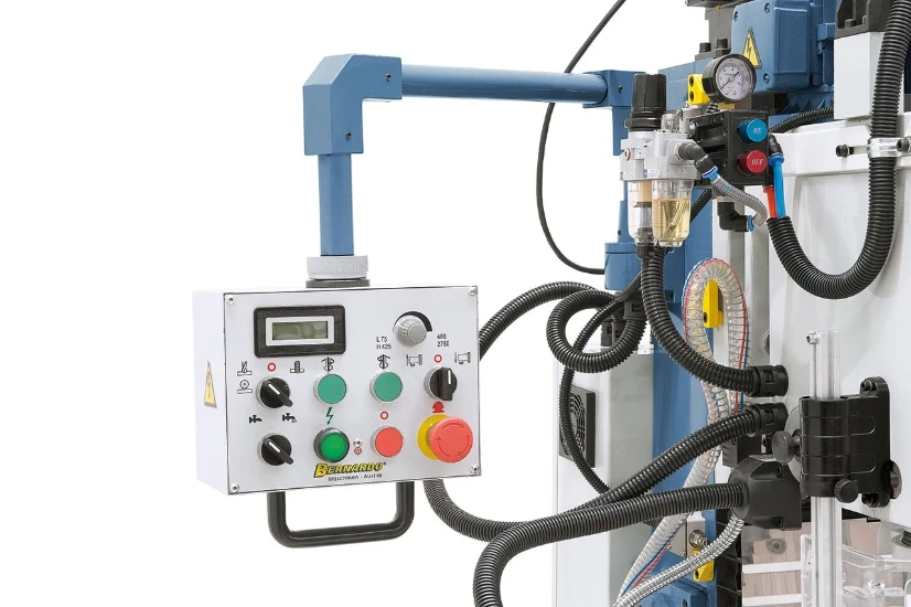 Bernardo Boor- & Freesmachine FM 55 HTC Vario met 3-assige digitale uitlezing