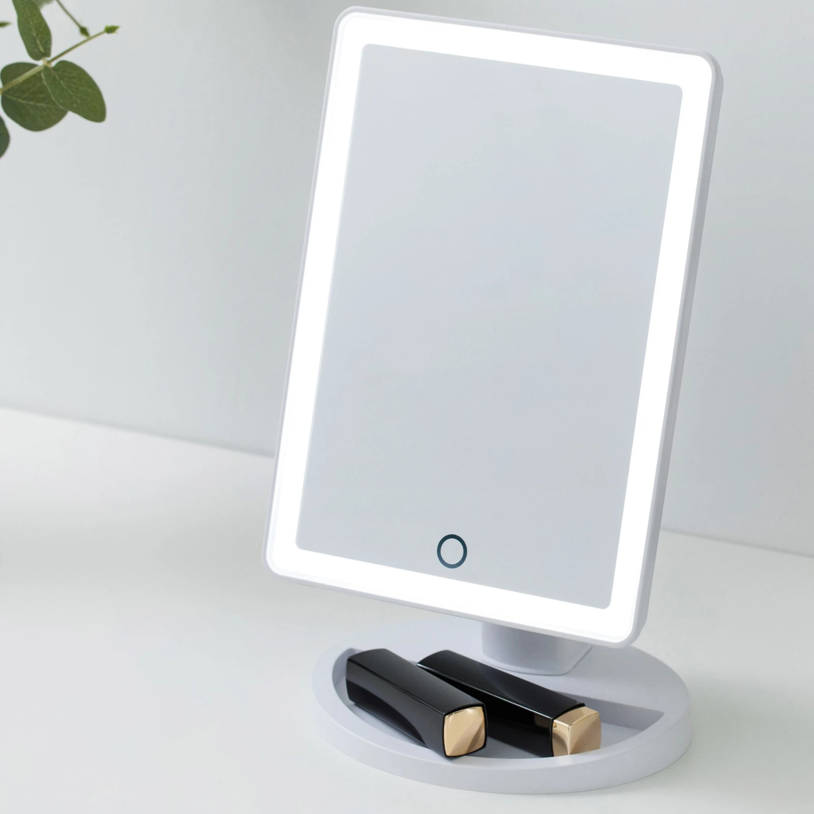 Pauleen Spiegellamp USB white matt plastic.