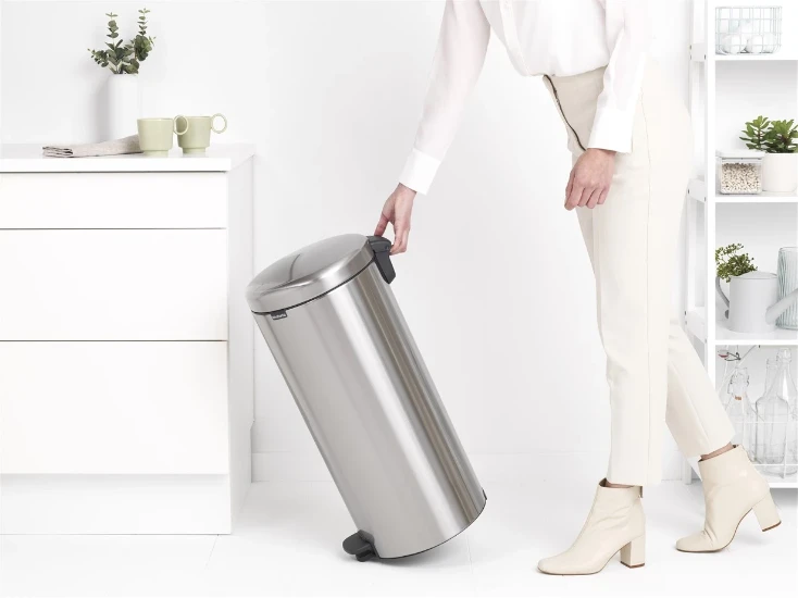 Brabantia Pedaalemmer Newicon 30L - matt steel (Fingerprint Proof))