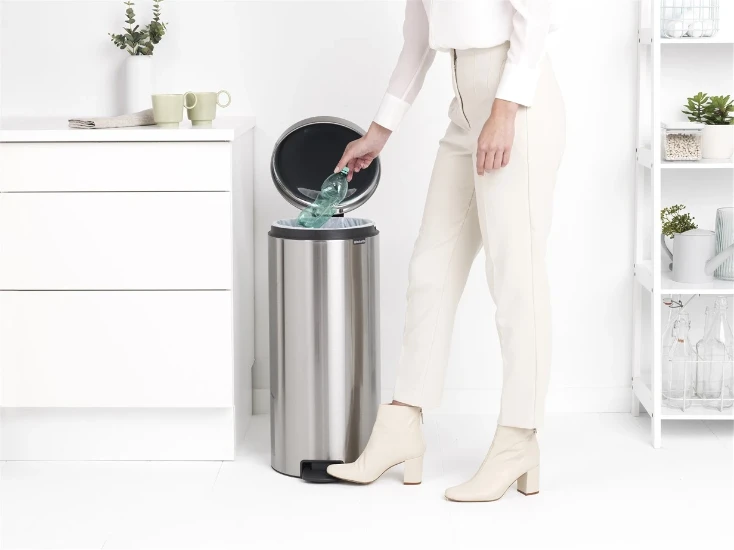 Brabantia Pedaalemmer Newicon 30L - matt steel (Fingerprint Proof))