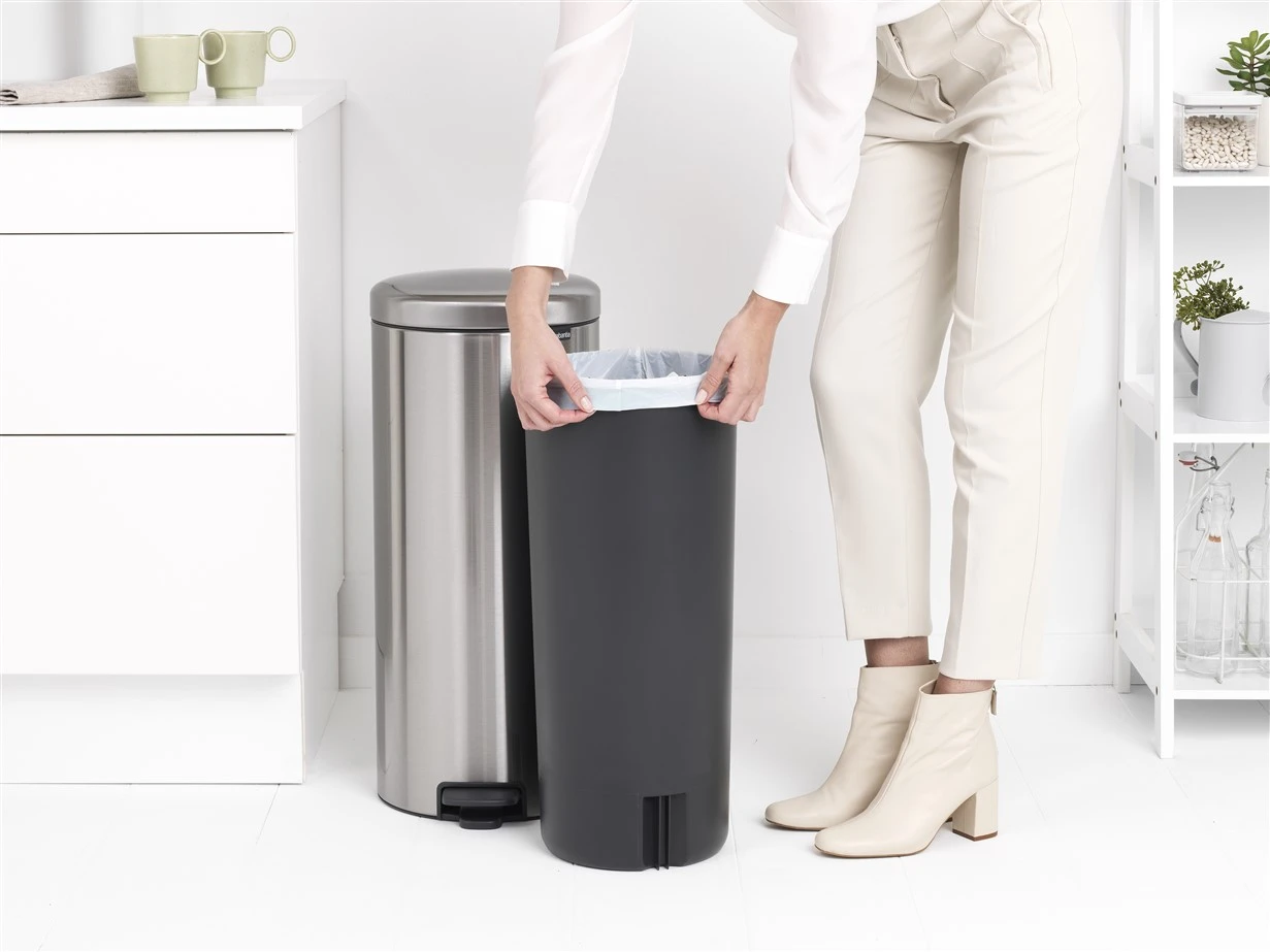 Brabantia Pedaalemmer Newicon 30L - matt steel (Fingerprint Proof))