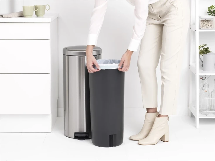 Brabantia Pedaalemmer Newicon 30L - matt steel (Fingerprint Proof))