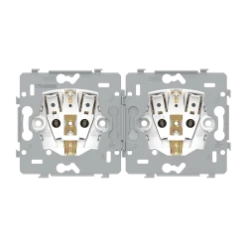 Sokkel voor tweevoudig stopcontact met randaarde en beschermingsafslui