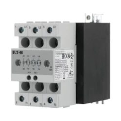 Solid state relais, 3 fase, stuurspanning 4-32VDC, heatsink, out 600VA