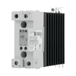 Solid state relais, 1 fase, stuurspanning 4-32VDC, heatsink, out 600VA